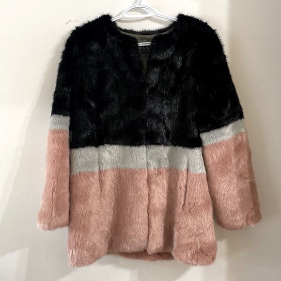 PAT women’s fur coat, size medium, W21 L29, Acrylic and polyester. - Picture 1 of 7